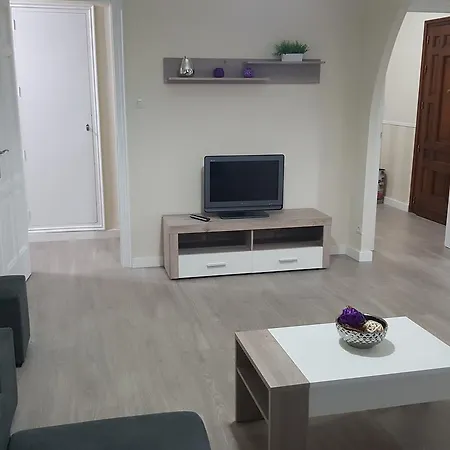 Eduardo Lucena 5, Medina Azahara Apartment *