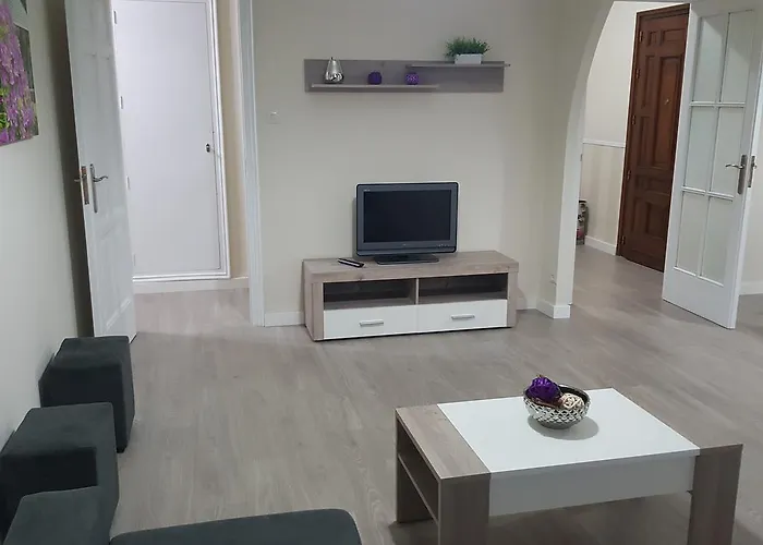 Eduardo Lucena 5, Medina Azahara Apartment *