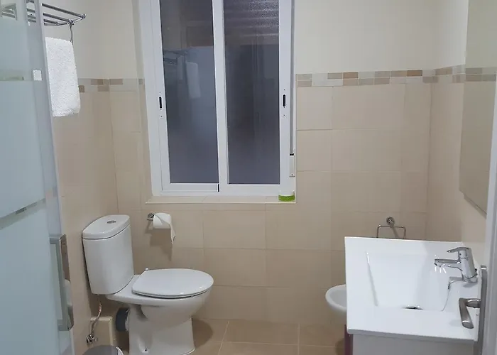 Eduardo Lucena 5, Medina Azahara Apartment *